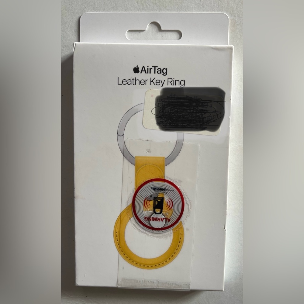NWT authentic Apple AirTag Leather Key Ring - meyer lemon yellow